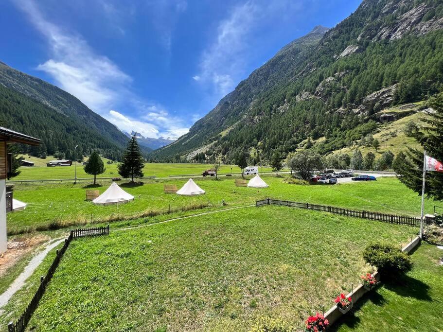 Pure Comfort! Entire Apartment With Abundant Space Near Zermatt With Parking! Täsch Zewnętrze zdjęcie
