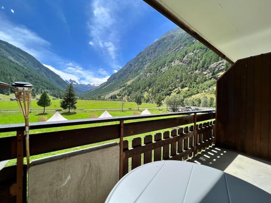 Pure Comfort! Entire Apartment With Abundant Space Near Zermatt With Parking! Täsch Zewnętrze zdjęcie