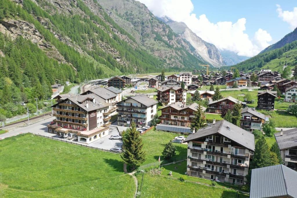 Pure Comfort! Entire Apartment With Abundant Space Near Zermatt With Parking! Täsch Zewnętrze zdjęcie
